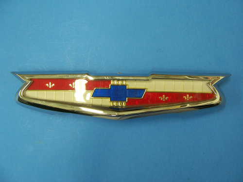 1956-58 Trunk Emblem w/ Bezel (6 Cylinder)
